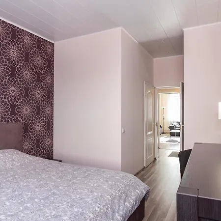 Vallikaeaeru Apartman *