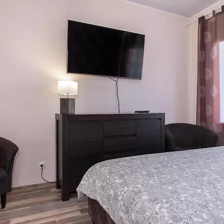 Apartment Vallikaeaeru *